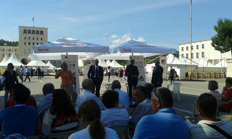 SHQIPËRIA MIRËPRET “TERRA MADRE BALKANS 2016” - Fermerët në krye 6 13325691 1736219103325174 2092704513183623103 n