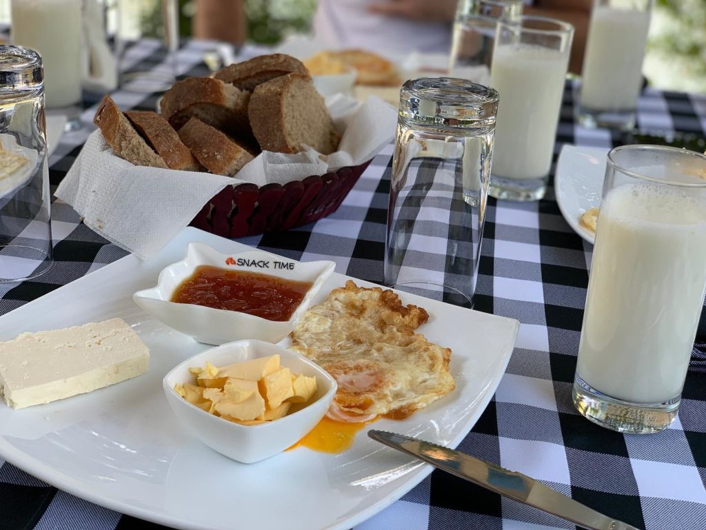 Agriturizëm Huqi –Have you ever been in a place like this? 12 73060218 2503460409736803 8000521785994903552 o