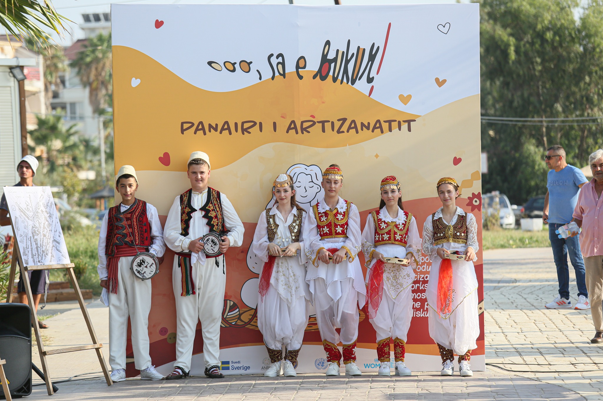travel magazine balkans panairi artizanatit ANDR 8 1