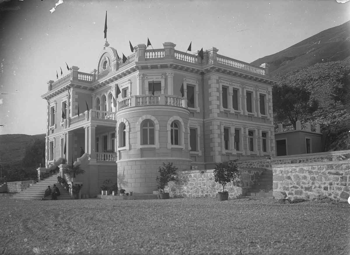vila zogut