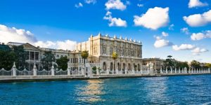 dolmabahce palace from bosphorus 1024x512 1