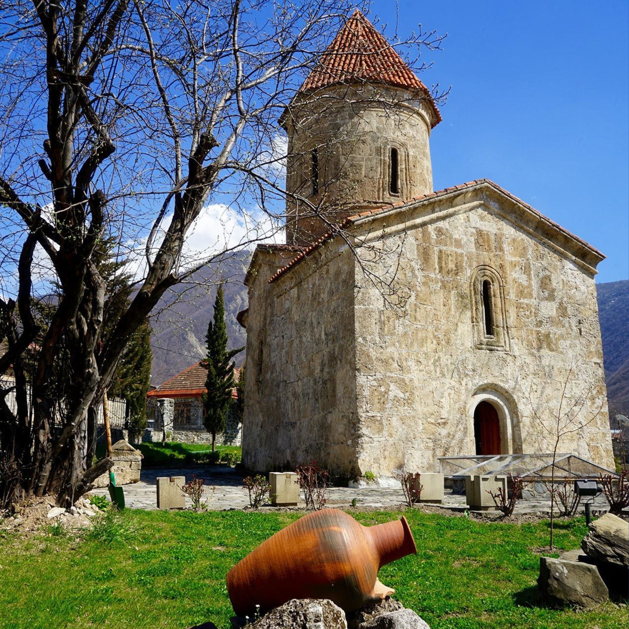 Kisha shqiptare në Azerbajxhan, tempull i lashtë i Albanisë Kaukaziane dhe dëshmi e miqësisë shqiparo-azere 10 travel magazine kisha shqiptare ne azerbajxhan 4