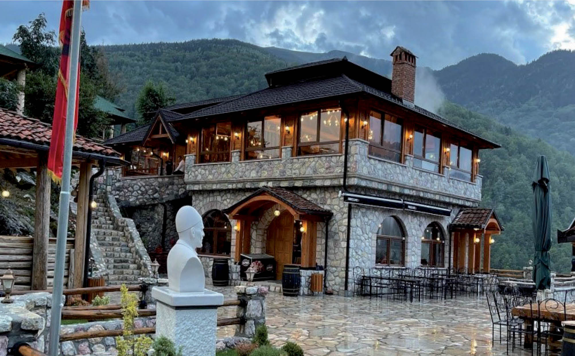 Travel magazine decani 4