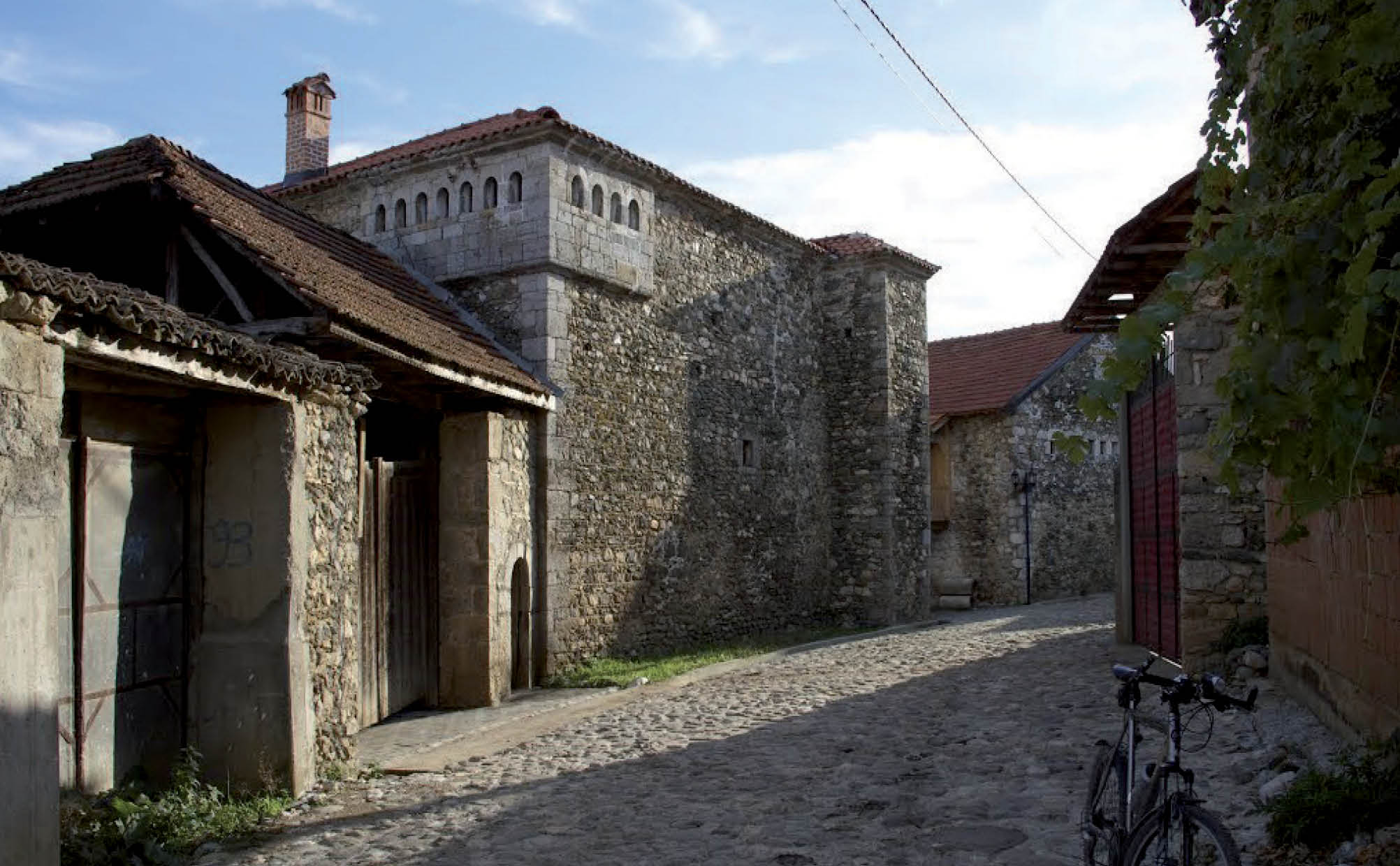 Travel magazine decani 6